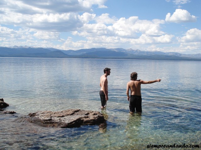 A orillas del lago Nahuel Huapi.
