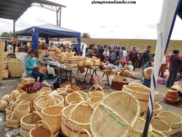 Mercado de artesanías cerca de Tigua